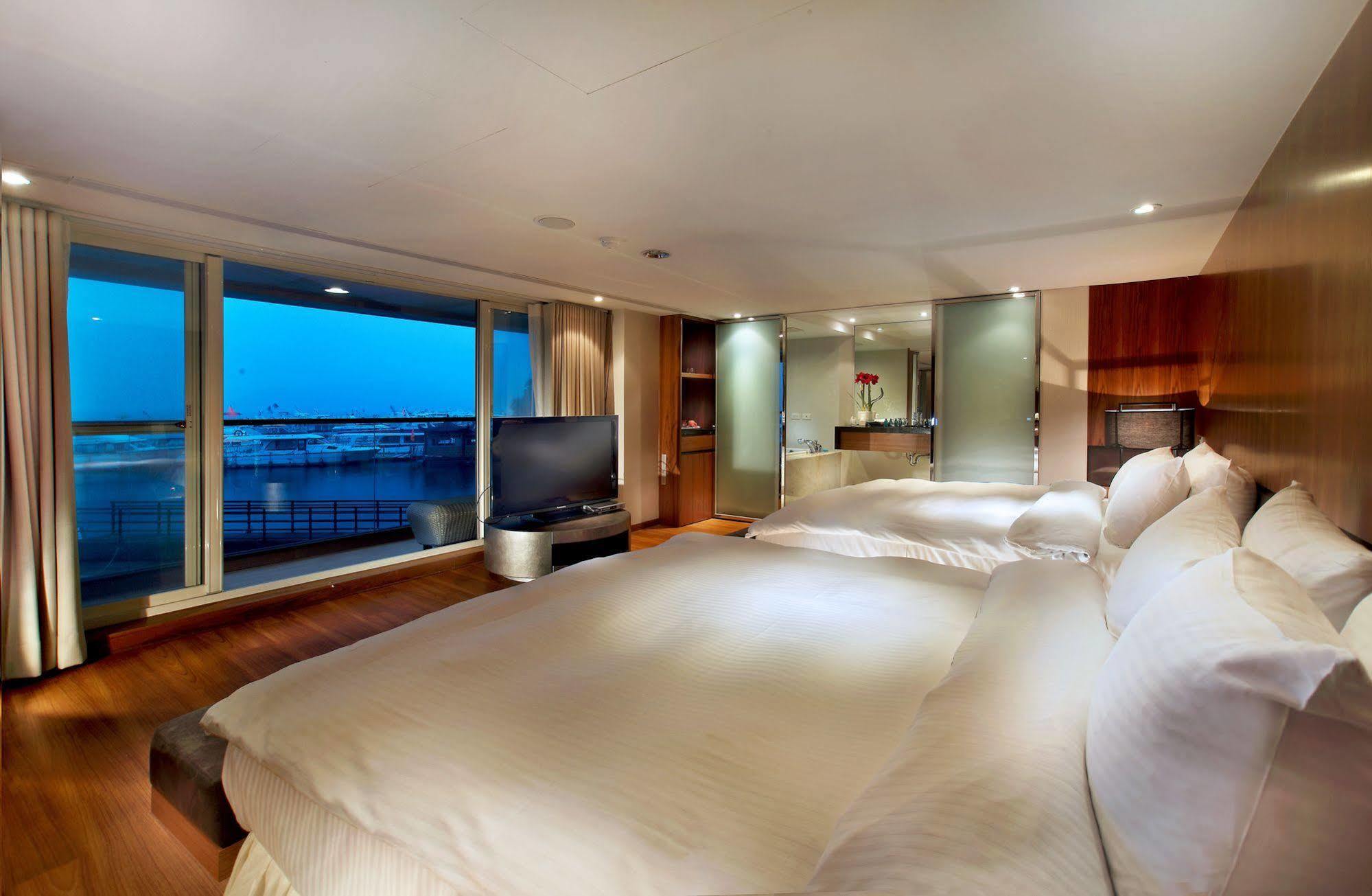 Spa Home Sun Moon Lake Luxury Lakeside Hotel Yuchi Exteriör bild